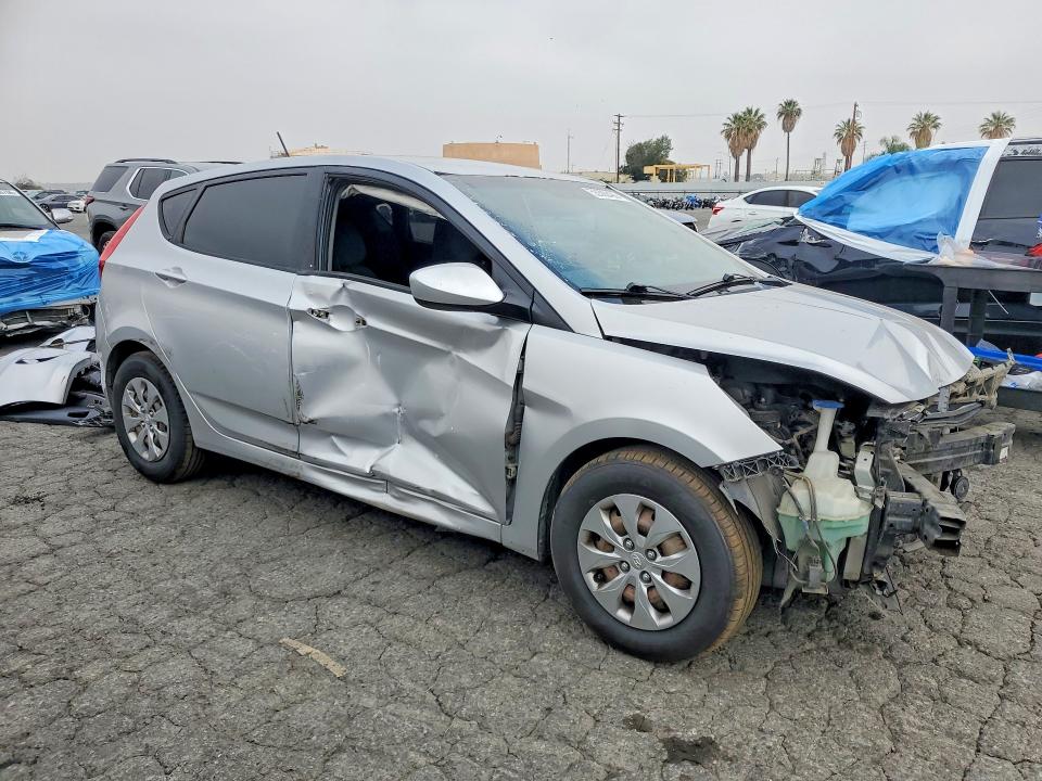 2015 Hyundai Accent მანქანა იყიდება აუქციონზე, vin: KMHCT5AE2FU209605, აუქციონის ნომერი: 55392496