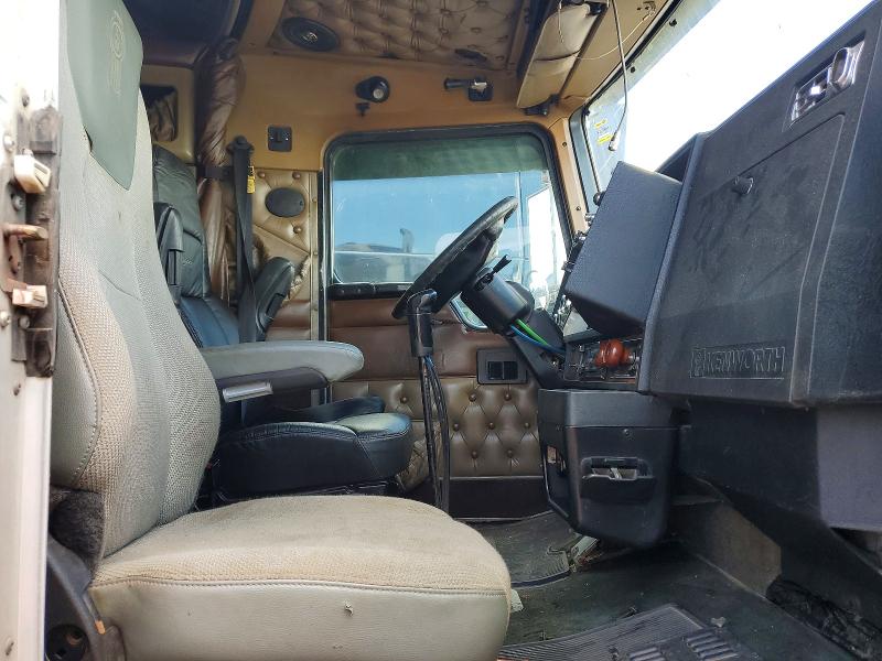 57010936 :رقم المزاد ، 1XKWDB9XX1R871368 vin ، 2001 Kenworth W900 مزاد بيع