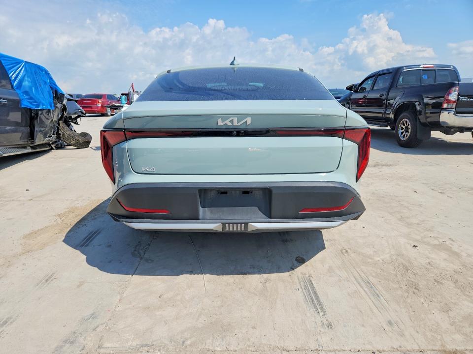 2025 Kia K4 მანქანა იყიდება აუქციონზე, vin: 3KPFT4DE7SE026703, აუქციონის ნომერი: 55423456