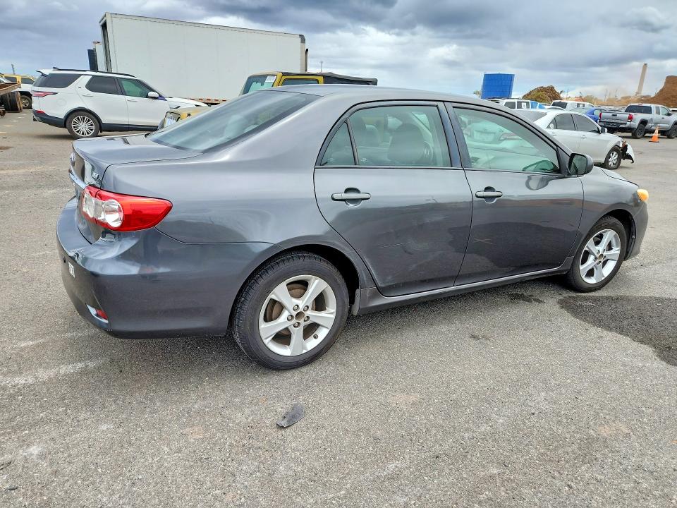58495626 :رقم المزاد ، 2T1BU4EEXBC657194 vin ، 2011 Toyota Corolla مزاد بيع