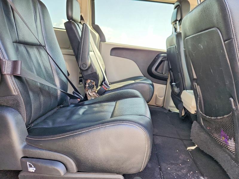 74513755 :رقم المزاد ، 2C4RC1BG1GR142078 vin ، 2016 Chrysler Town & Country مزاد بيع