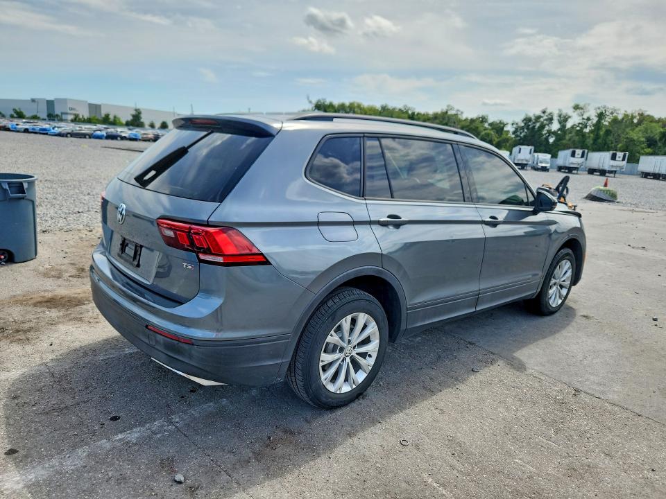 Продажа на аукционе авто 2018 Volkswagen Tiguan, vin: 3VV1B7AX5JM089132, номер лота: 56652086
