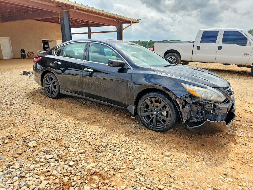 2018 Nissan Altima მანქანა იყიდება აუქციონზე, vin: 1N4AL3AP0JC471323, აუქციონის ნომერი: 58110426