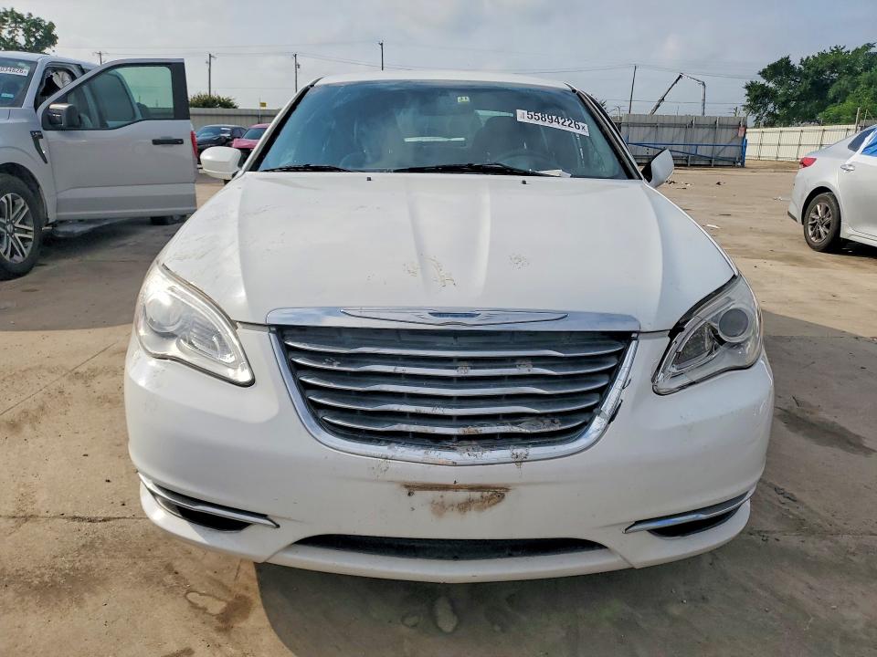Продажа на аукционе авто 2014 Chrysler 200, vin: 1C3CCBAB8EN205130, номер лота: 55894226