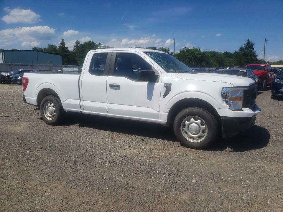 55757236 :رقم المزاد ، 1FTEX1CB0NKD57677 vin ، 2022 Ford F150 مزاد بيع