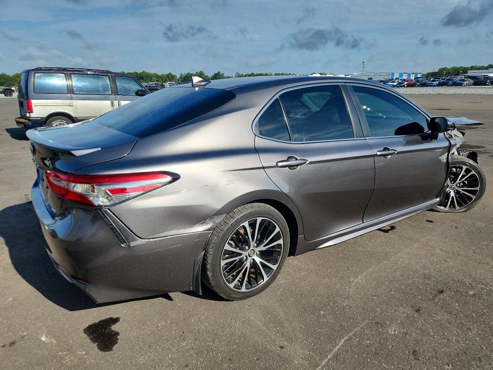 56961826 :رقم المزاد ، 4T1B11HK9KU802975 vin ، 2019 Toyota Camry مزاد بيع