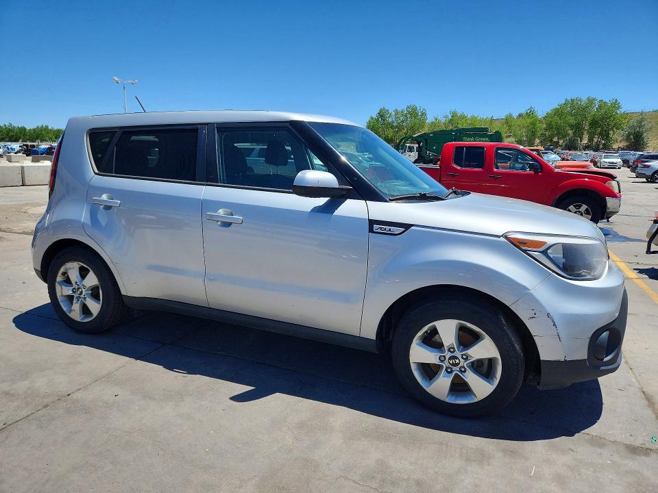 2018 Kia Soul მანქანა იყიდება აუქციონზე, vin: KNDJN2A26J7561572, აუქციონის ნომერი: 57213216