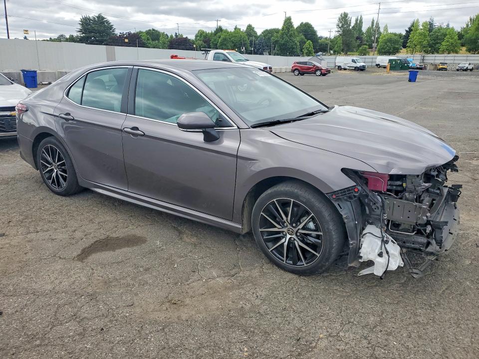 2022 Toyota Camry Hybrid მანქანა იყიდება აუქციონზე, vin: 4T1G31AK7NU576367, აუქციონის ნომერი: 57731136