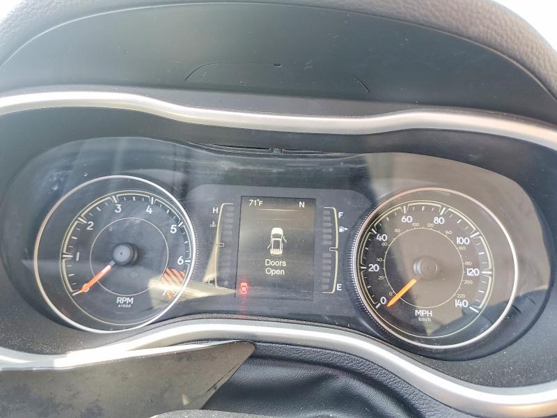 85447115 :رقم المزاد ، 1C4PJLCB6FW516850 vin ، 2015 Jeep Cherokee مزاد بيع