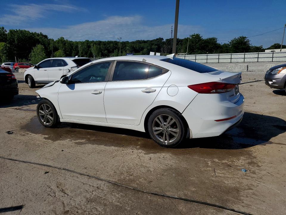 57323776 :رقم المزاد ، 5NPD84LF4JH378389 vin ، 2018 Hyundai Elantra مزاد بيع