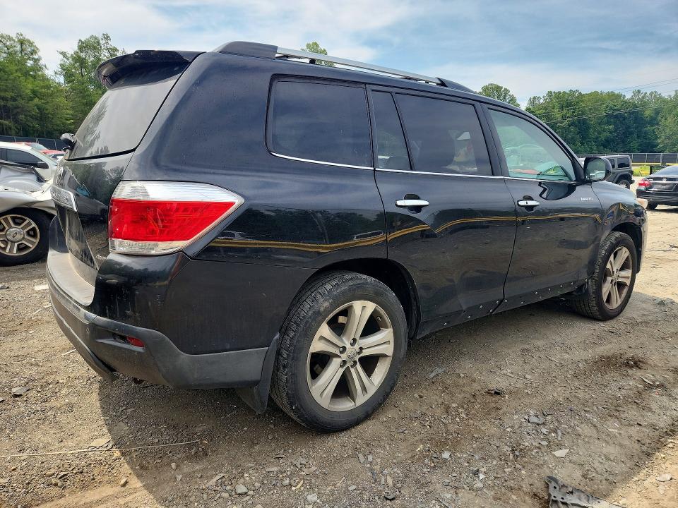 59139476 :رقم المزاد ، 5TDDK3EH1BS077035 vin ، 2011 Toyota Highlander مزاد بيع