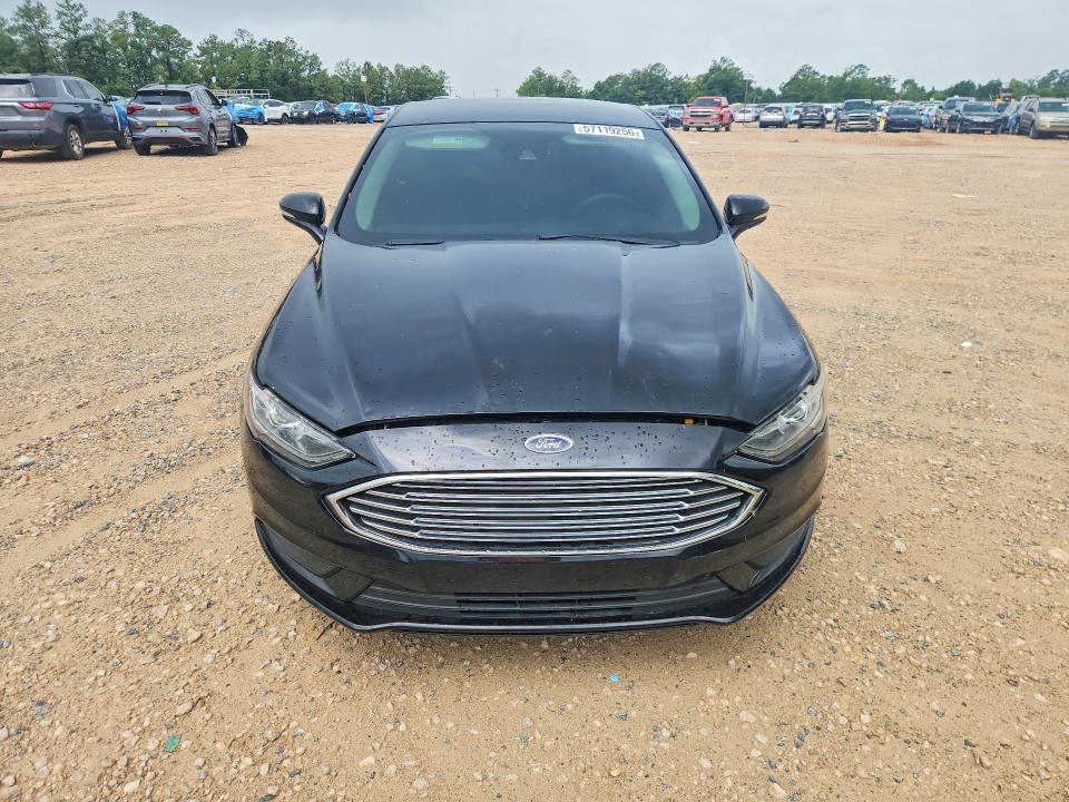 57119256 :رقم المزاد ، 3FA6P0H79HR144882 vin ، 2017 Ford Fusion مزاد بيع