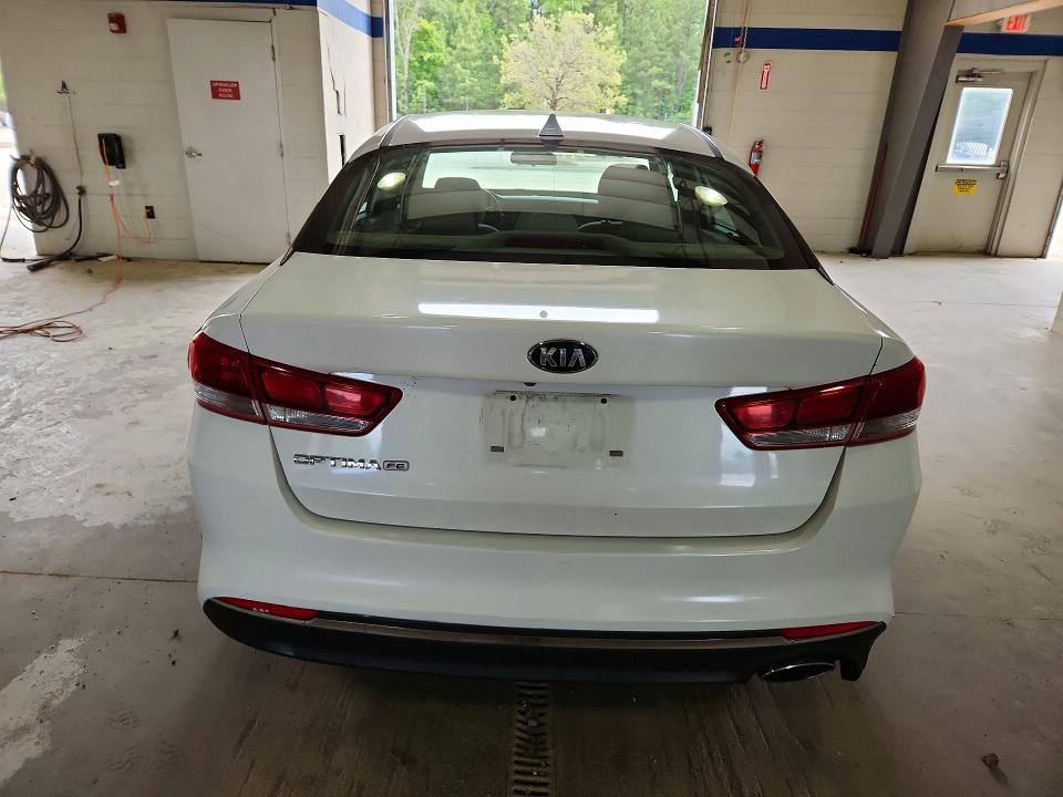 2017 Kia Optima მანქანა იყიდება აუქციონზე, vin: 5XXGT4L33HG171449, აუქციონის ნომერი: 56847056