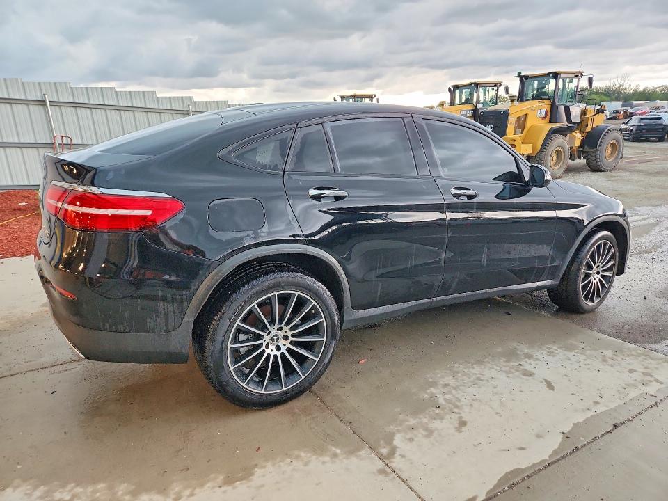 55070616 :رقم المزاد ، WDC0J4KBXHF234068 vin ، 2017 Mercedes-benz Glc Coupe مزاد بيع