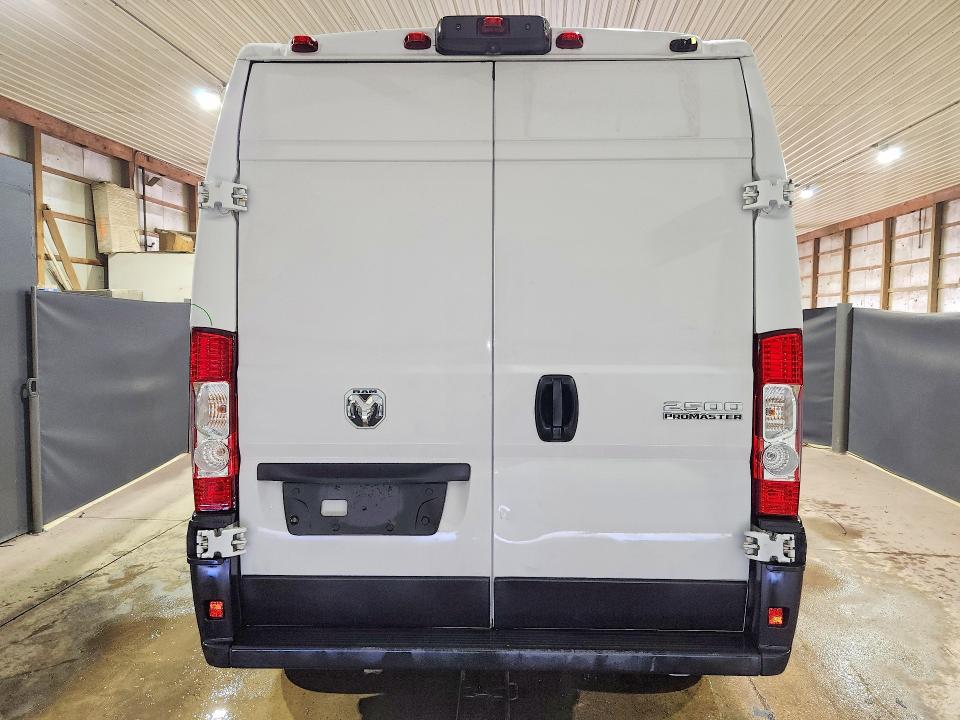 57226586 :رقم المزاد ، 3C6LRVDG8PE594093 vin ، 2023 Ram Promaster 2500 مزاد بيع