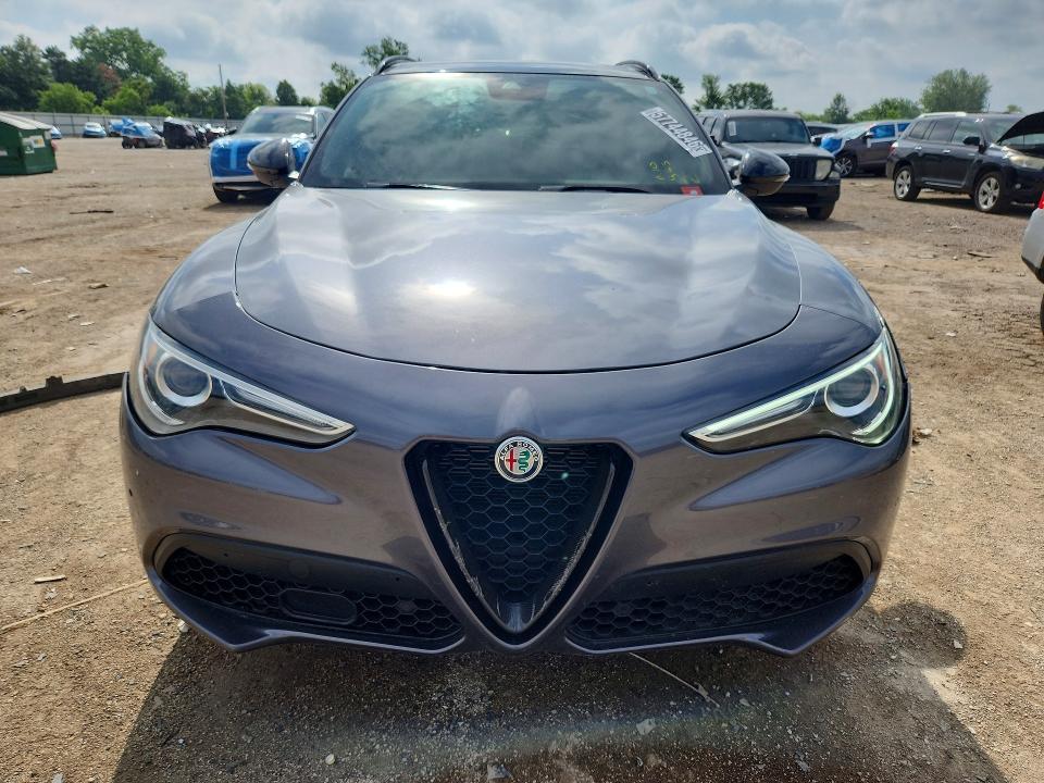57744846 :رقم المزاد ، ZASPAKBN7N7D42339 vin ، 2022 Alfa Romeo Stelvio مزاد بيع