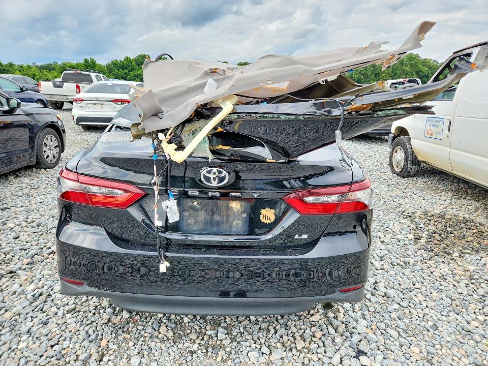 56411456 :رقم المزاد ، 4T1C11AK0NU633030 vin ، 2022 Toyota Camry مزاد بيع