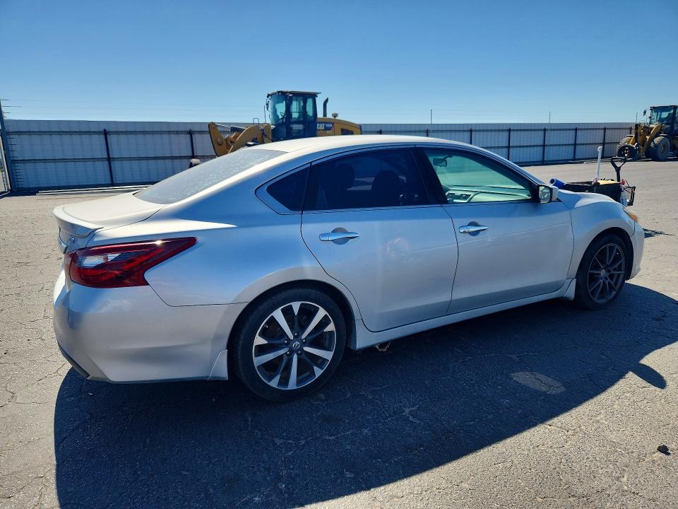 58222696 :رقم المزاد ، 1N4AL3AP0HC275246 vin ، 2017 Nissan Altima مزاد بيع