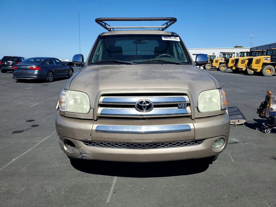56288146 :رقم المزاد ، 5TBET34105S465408 vin ، 2005 Toyota Tundra مزاد بيع