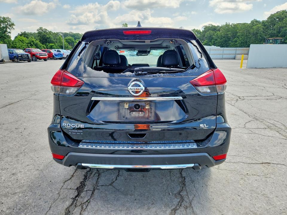 2017 Nissan Rogue მანქანა იყიდება აუქციონზე, vin: 5N1AT2MT5HC818955, აუქციონის ნომერი: 55561856
