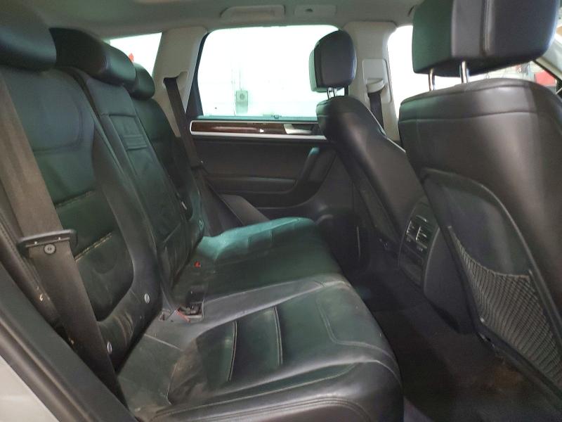 2011 Volkswagen Touareg მანქანა იყიდება აუქციონზე, vin: WVGFG9BP1BD004991, აუქციონის ნომერი: 55890886