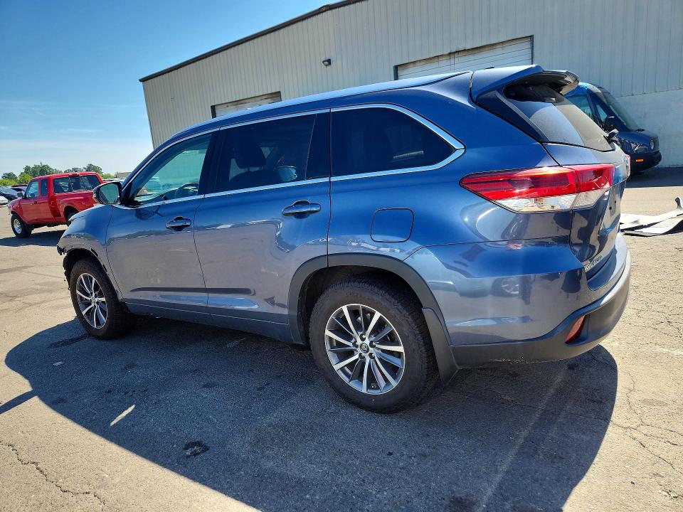 Продаж на аукціоні авто 2018 Toyota Highlander, vin: 5TDJZRFH9JS898267, номер лоту: 55489206