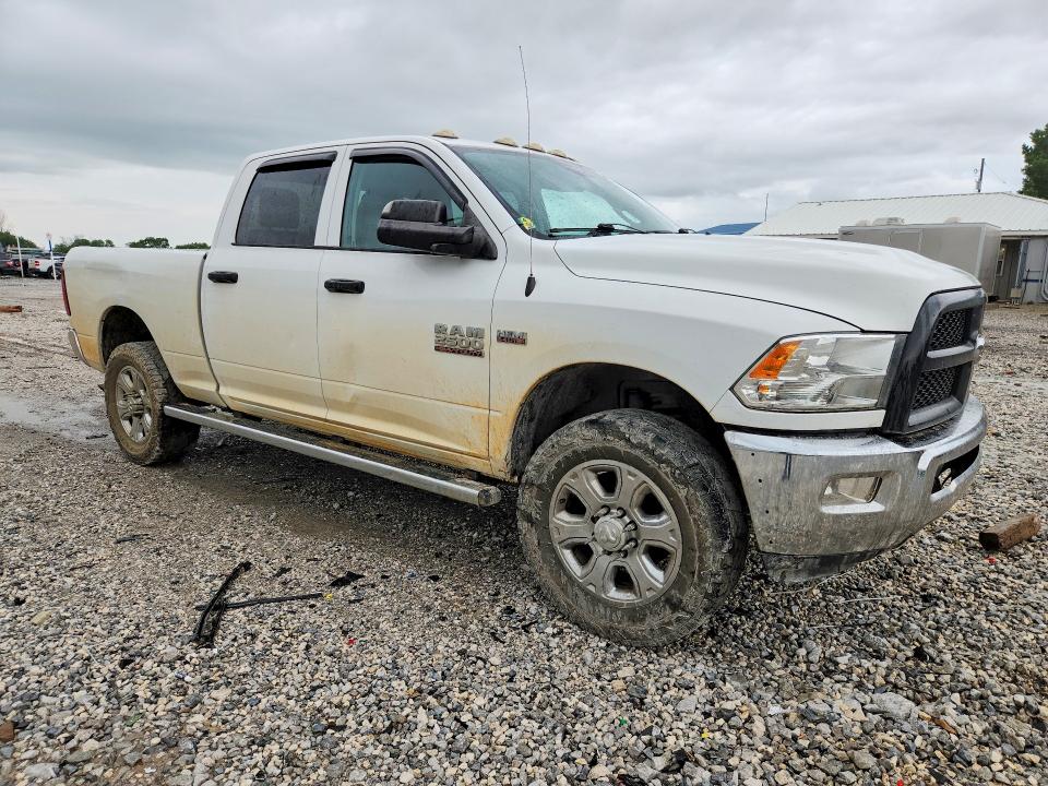 58720786 :رقم المزاد ، 3C6UR5CJ8JG116625 vin ، 2018 Ram 2500 مزاد بيع