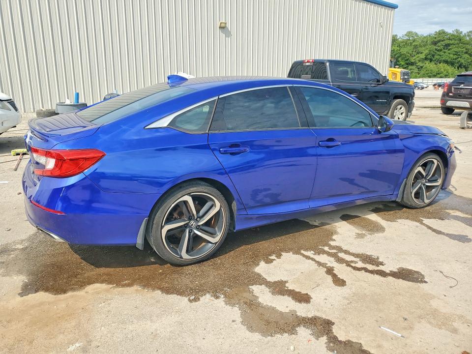 55501876 :رقم المزاد ، 1HGCV1F35JA153184 vin ، 2018 Honda Accord مزاد بيع