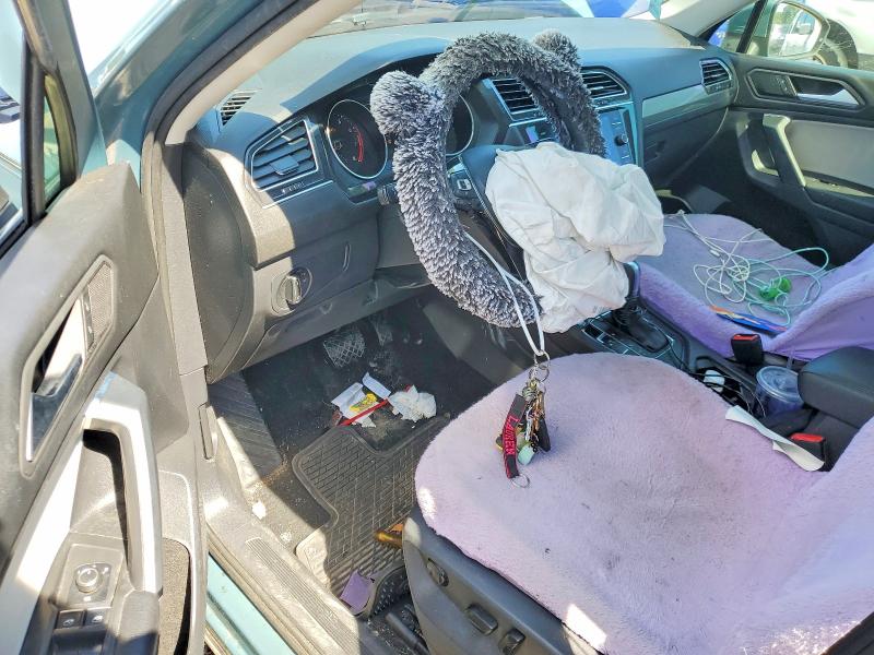 58549016 :رقم المزاد ، 3VV3B7AXXKM153000 vin ، 2019 Volkswagen Tiguan مزاد بيع