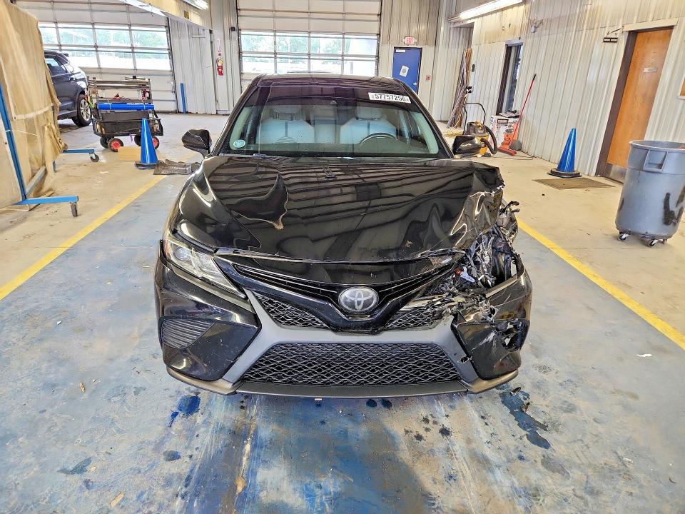 Продажа на аукционе авто 2018 Toyota Camry, vin: 4T1B11HK8JU084964, номер лота: 57757256