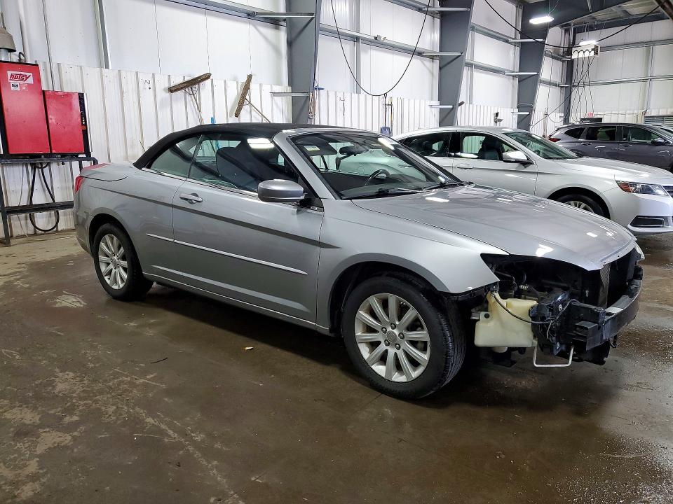 57326756 :رقم المزاد ، 1C3BCBEG8EN127336 vin ، 2014 Chrysler 200 مزاد بيع