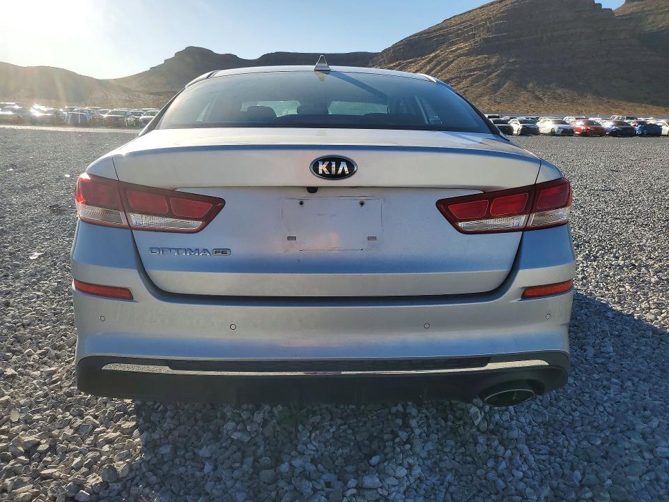 2019 Kia Optima მანქანა იყიდება აუქციონზე, vin: 5XXGT4L32KG334633, აუქციონის ნომერი: 54003706