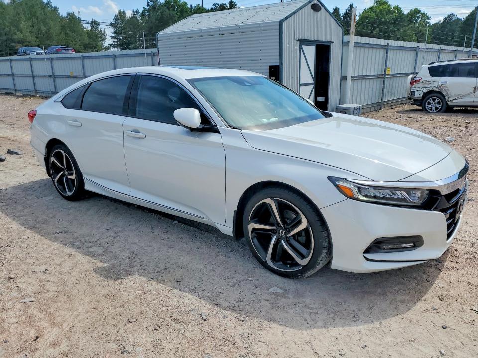 Продажа на аукционе авто 2018 Honda Accord, vin: 1HGCV1F56JA106019, номер лота: 57060386