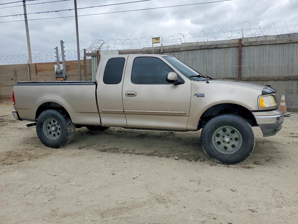 57867486 :رقم المزاد ، 2FTRX17203CA26479 vin ، 2003 Ford F150 مزاد بيع