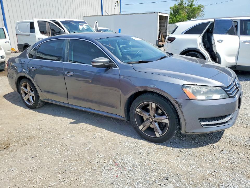 56440356 :رقم المزاد ، 1VWBH7A33DC129189 vin ، 2013 Volkswagen Passat مزاد بيع