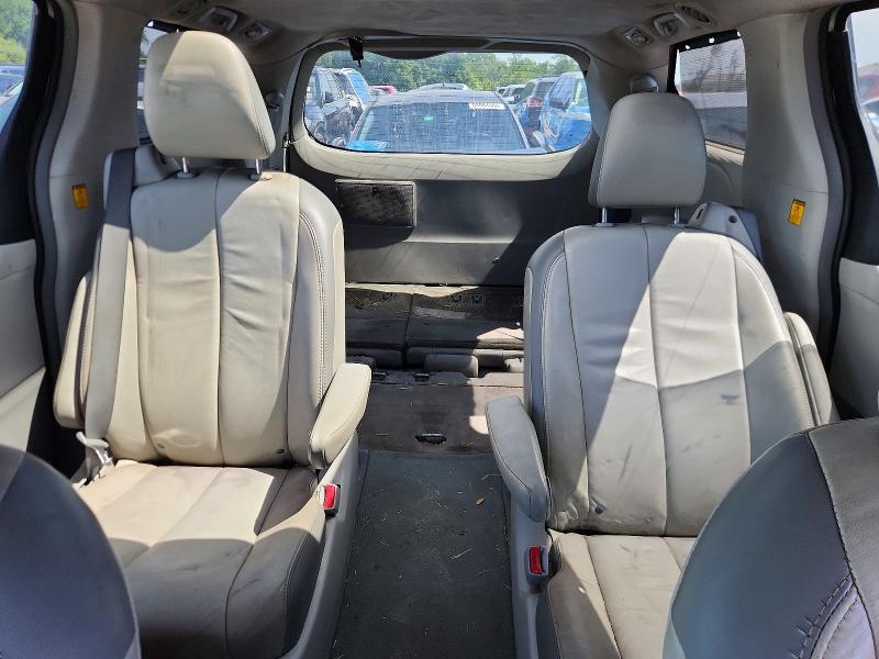 55916776 :رقم المزاد ، 5TDYK3DC6DS327007 vin ، 2013 Toyota Sienna مزاد بيع