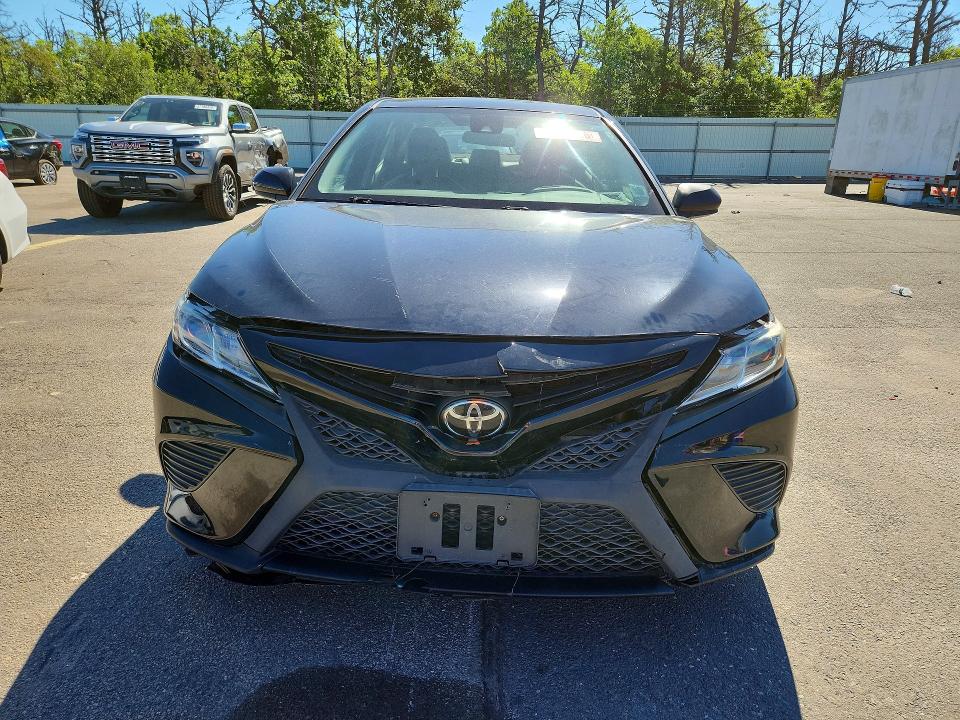 2019 Toyota Camry მანქანა იყიდება აუქციონზე, vin: 4T1B11HK6KU772950, აუქციონის ნომერი: 56786916