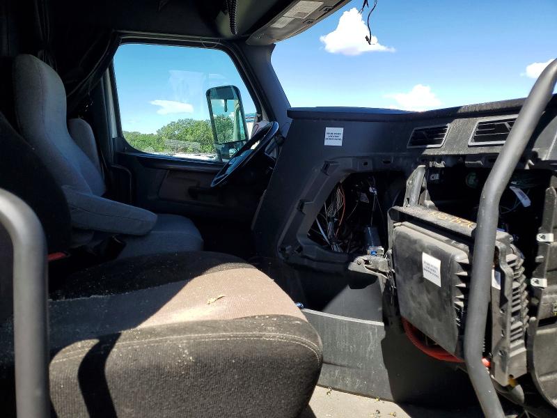Продажа на аукционе авто 2022 Freightliner Cascadia, vin: 3AKJHHDR6NSNG9521, номер лота: 57054656