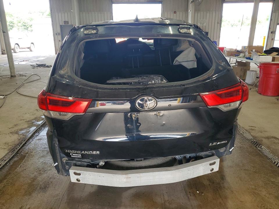 56275736 :رقم المزاد ، 5TDBZRFH1JS828959 vin ، 2018 Toyota Highlander مزاد بيع