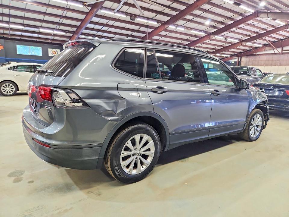 57782736 :رقم المزاد ، 3VV0B7AX8KM095553 vin ، 2019 Volkswagen Tiguan مزاد بيع
