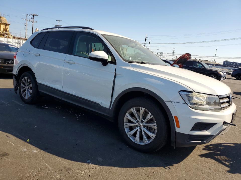 2018 Volkswagen Tiguan მანქანა იყიდება აუქციონზე, vin: 3VV0B7AX6JM116320, აუქციონის ნომერი: 56173546