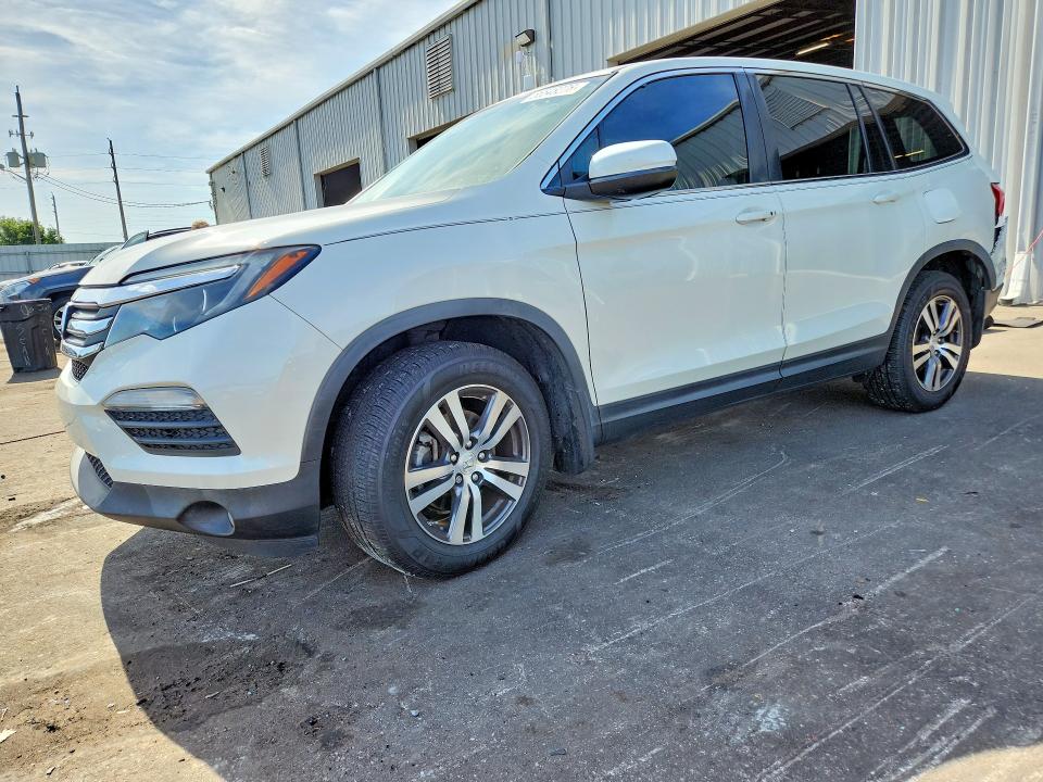 55548276 :رقم المزاد ، 5FNYF5H58HB025644 vin ، 2017 Honda Pilot مزاد بيع