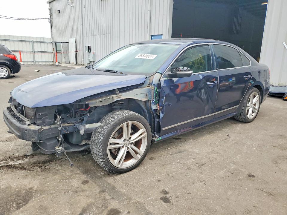 56530066 :رقم المزاد ، 1VWCM7A30DC080260 vin ، 2013 Volkswagen Passat مزاد بيع