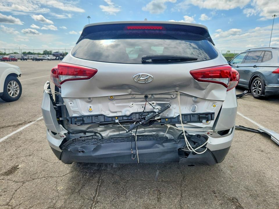 56771516 :رقم المزاد ، KM8J33A45HU368298 vin ، 2017 Hyundai Tucson مزاد بيع