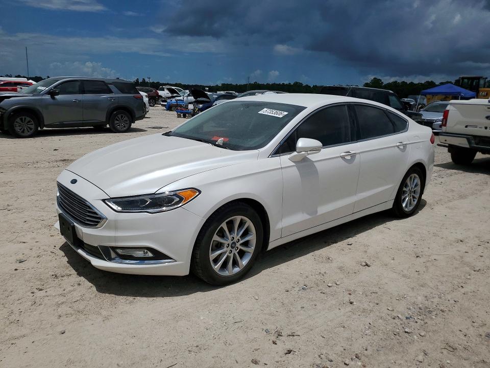 57353606 :رقم المزاد ، 3FA6P0HD5HR228560 vin ، 2017 Ford Fusion مزاد بيع