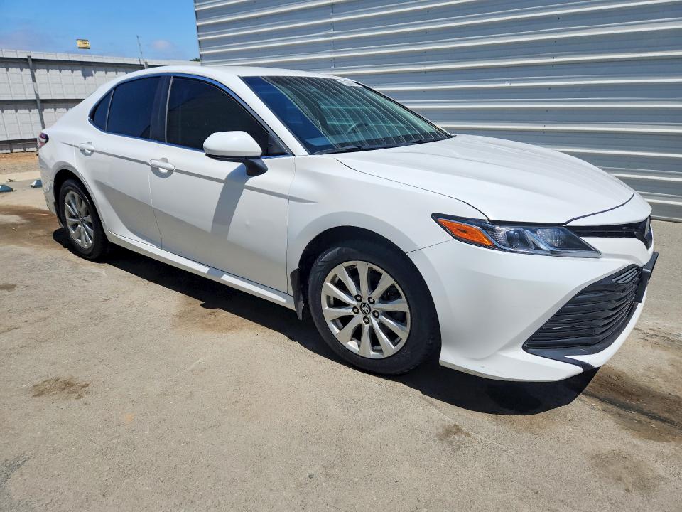 Продажа на аукционе авто 2018 Toyota Camry, vin: 4T1B11HK7JU104315, номер лота: 57717596