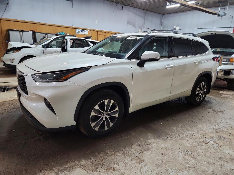 Продажа на аукционе авто 2021 Toyota Highlander, vin: 5TDHZRBH2MS134785, номер лота: 58207356