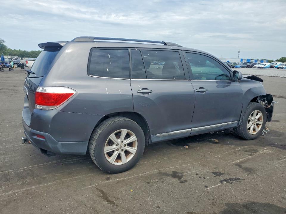 2013 Toyota Highlander მანქანა იყიდება აუქციონზე, vin: 5TDZK3EH8DS114980, აუქციონის ნომერი: 56523626