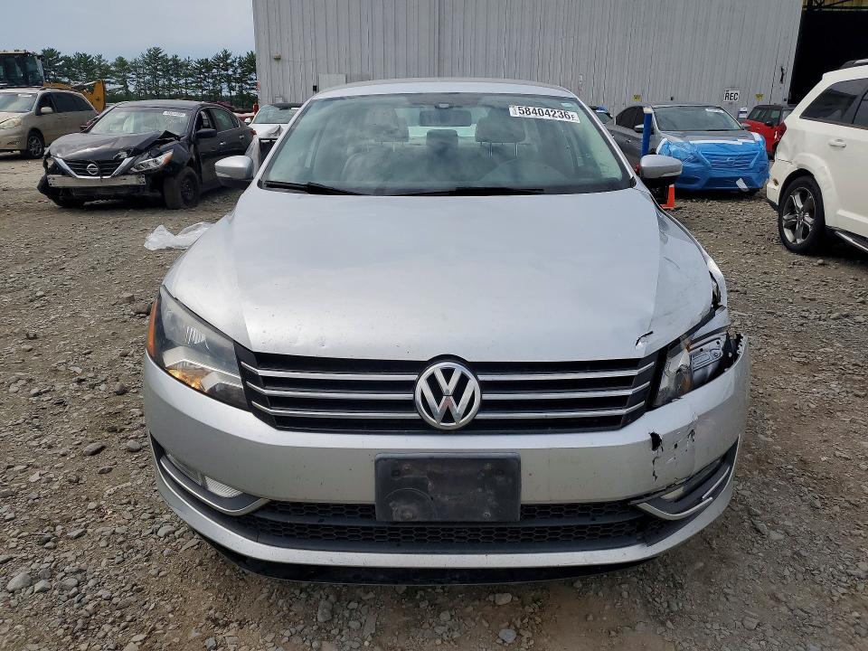 58404236 :رقم المزاد ، 1VWAT7A34FC118182 vin ، 2015 Volkswagen Passat مزاد بيع