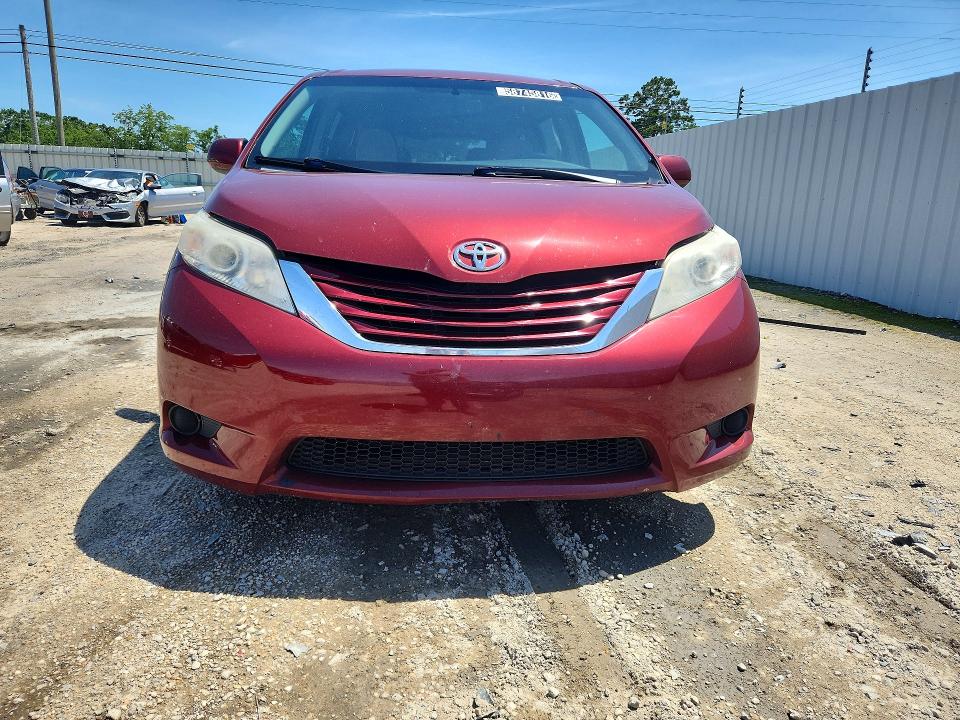 2017 Toyota Sienna მანქანა იყიდება აუქციონზე, vin: 5TDKZ3DCXHS799332, აუქციონის ნომერი: 58745816